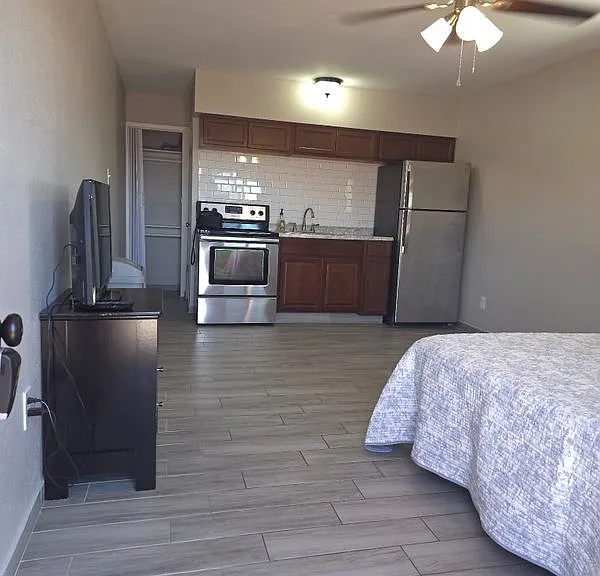 104 E Roosevelt Ave #4 — Photo 1