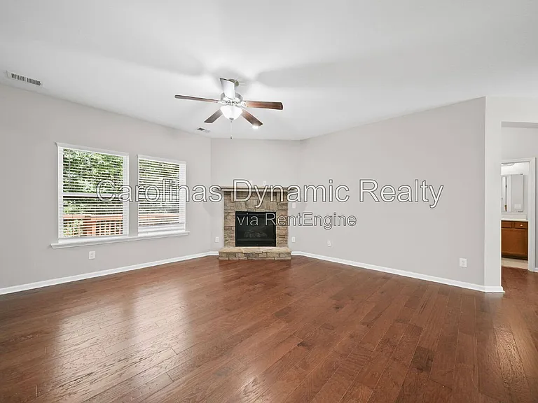 1912 Madeira Cir — Photo 8