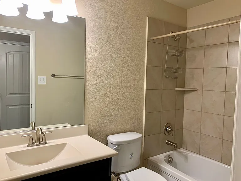 1300 Foxglove Ln — Photo 10