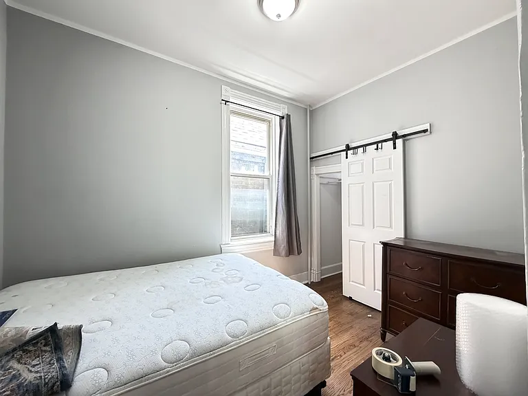 1058 N Rockwell St #2 — Photo 12