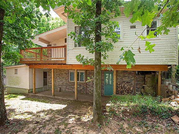 2nd image of 32 Russell Ln
