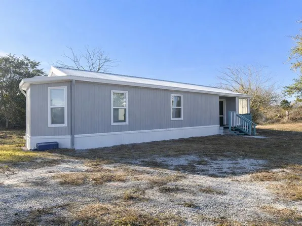 702 Hillsboro St, Plant City, FL 33563