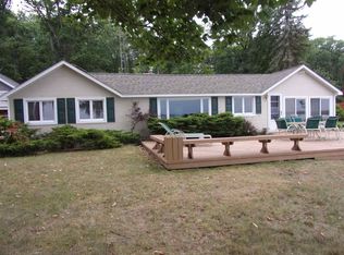 6830 W Higgins Lake Dr, Roscommon, MI 48653
