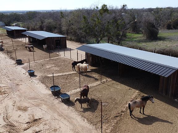 5th image of 1075 County Road 494