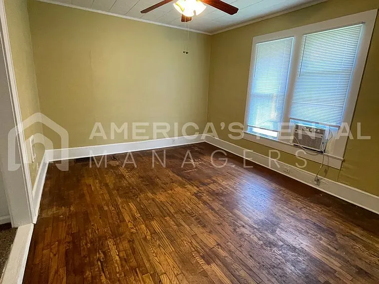 1701 Berkley Avenue — Photo 14