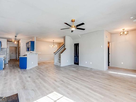 5th image of 3142 Imperial Cir SW