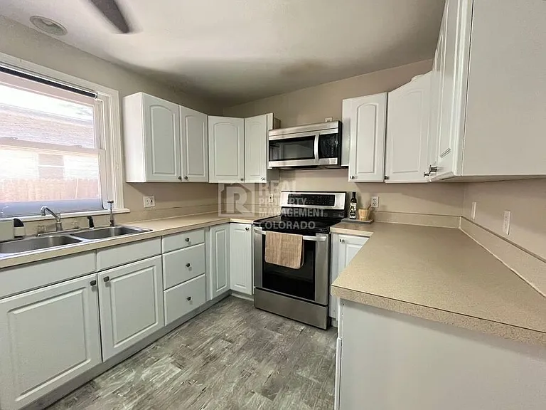 2791 W Irvington Pl — Photo 5