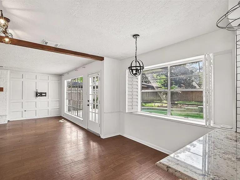 20211 Salzburg Ln — Photo 18