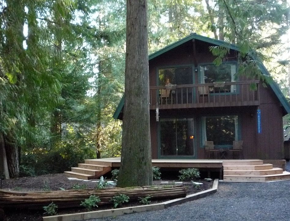 1st image of 620 E Pointes Dr W
