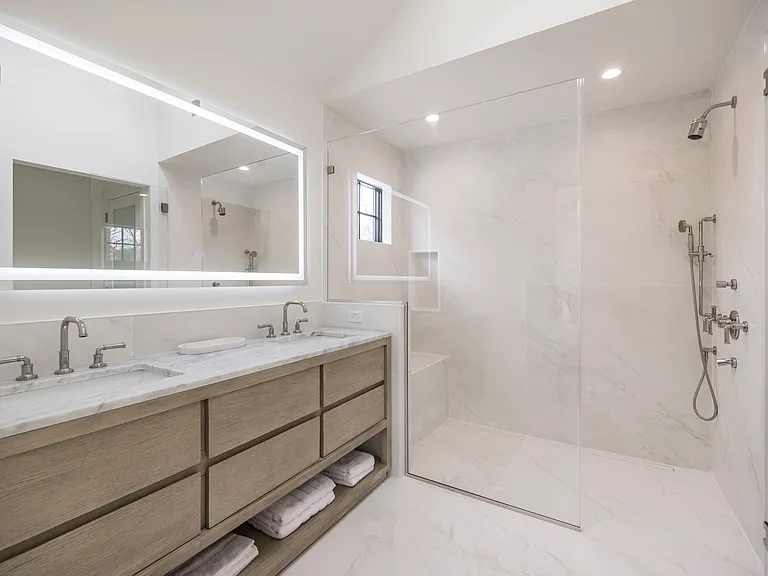33 Harbor View Dr — Photo 18