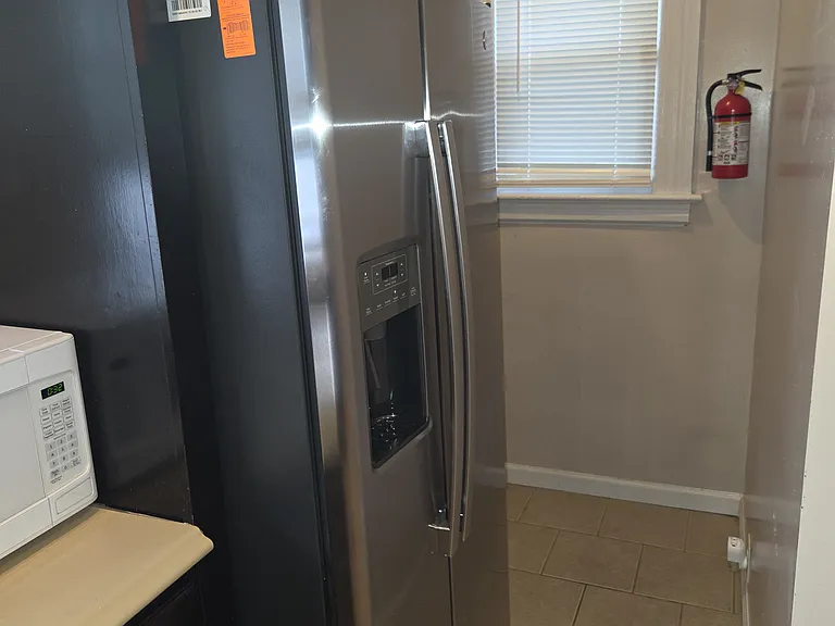 48 Hazelwood Ave #1 — Photo 3