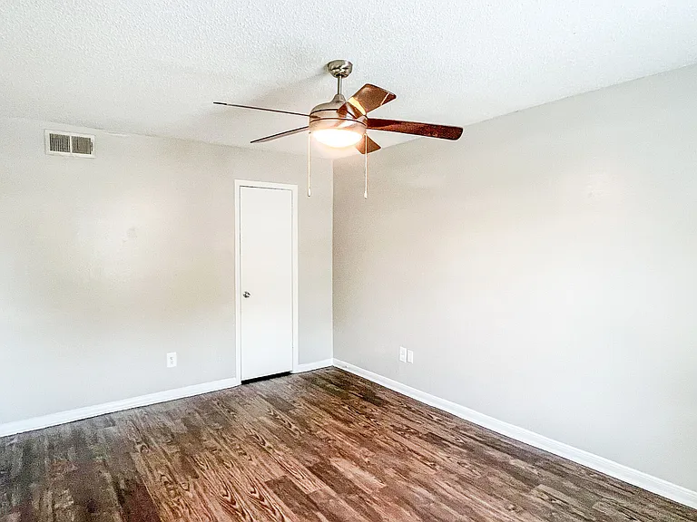 Landings At Northpoint — Photo 37