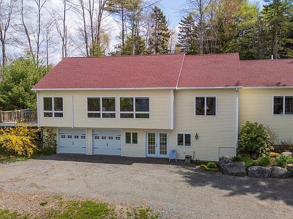 2nd image of 516 Bayside Road
