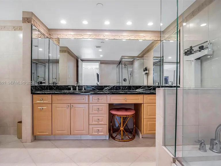 19707 Turnberry Way #22G — Photo 14