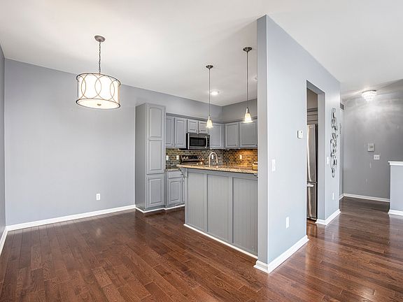 5th image of 56645 Long Island Dr