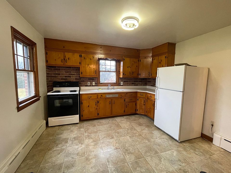1st image of 8 Kenwood Ave
