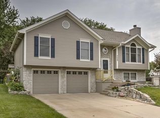 7325 NW Rhode Ave, Kansas City, MO 64152