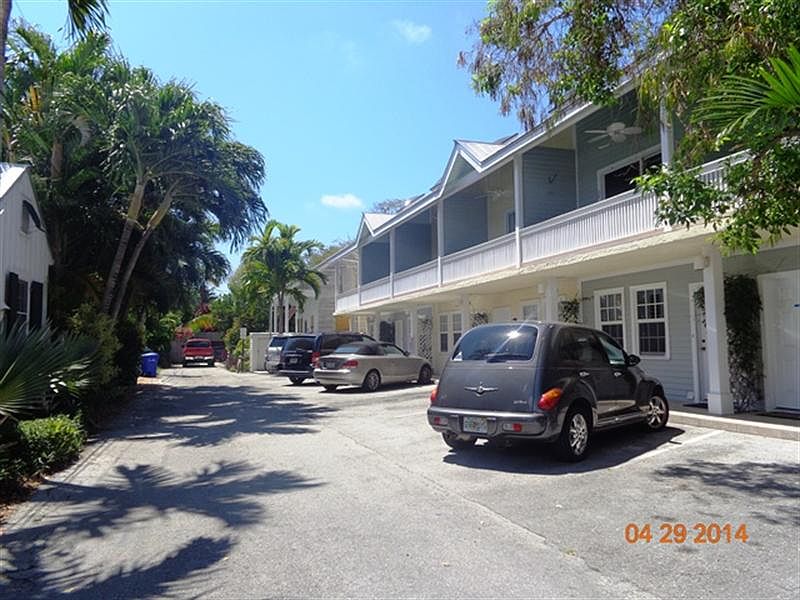 2nd image of 918 Southard St APT 111