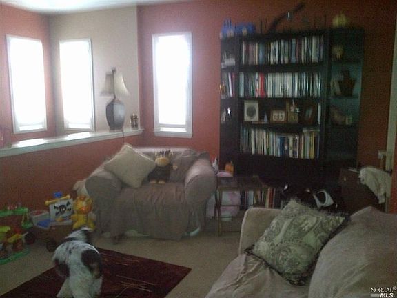 5th image of 1090 Madrone Ave