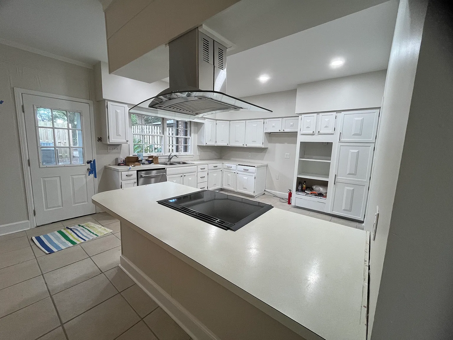 3 bed, 2.5 bath, 1904 sqft, $2,400 — Photo 2