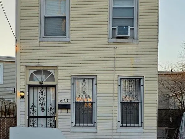 621 Henry St, Camden, NJ 08103