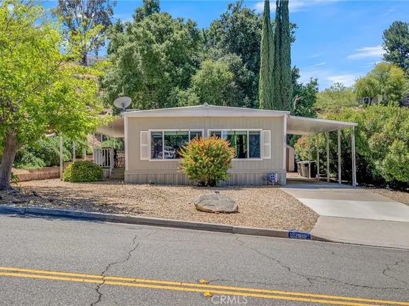 22819 Skylink Dr, Canyon Lake, CA 92587