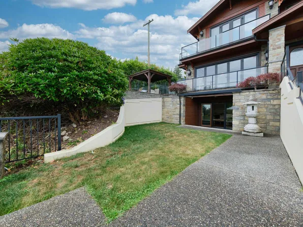 2195 Palmerston Ave #Basement, West Vancouver, BC V7V 2V7