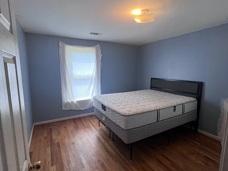844 Shorewood Cir — Photo 9