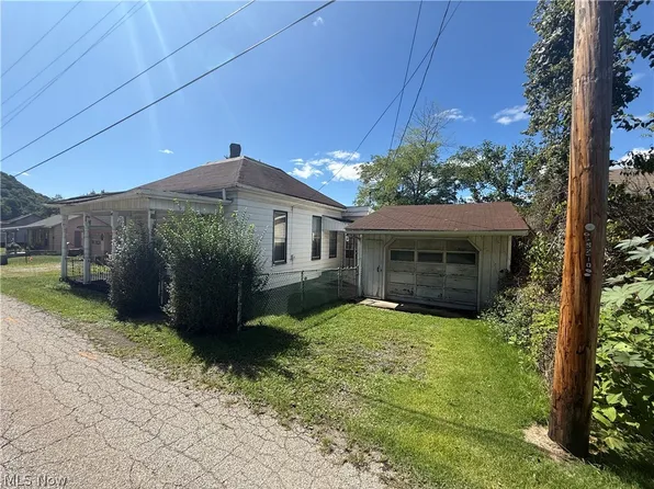 257 River Ave, Follansbee, WV 26037