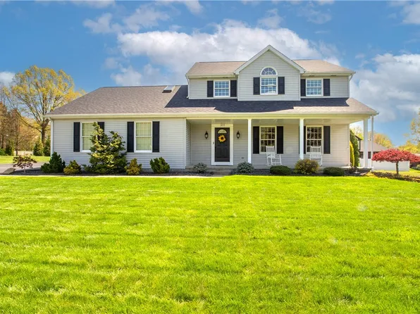 3470 Tuscarora Dr, New Castle, PA 16105
