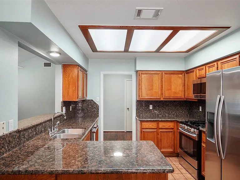 17206 Park Lodge Dr — Photo 10