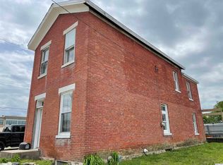 431 N 5th St, Quincy, IL 62301