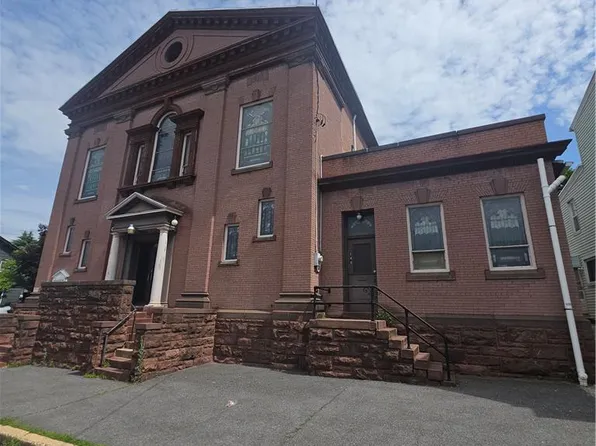 144 W Carbon St, Minersville, PA 17954