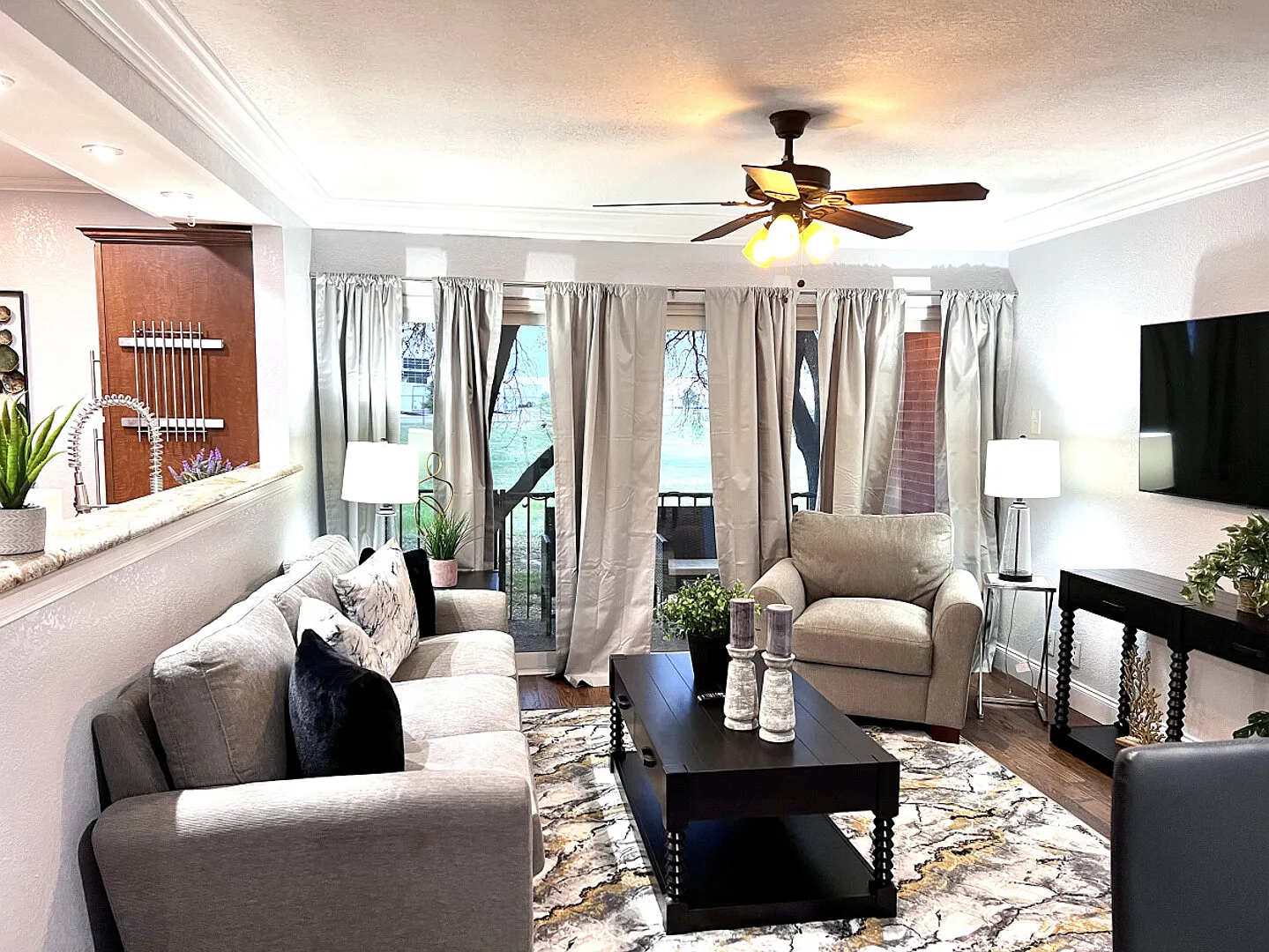 GP22B World Cup Stay - 10min to AT&T - Sleeps 4 - Free Parking — Photo 1