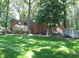 98 Wyneding Hill Rd, Manchester, CT 06040