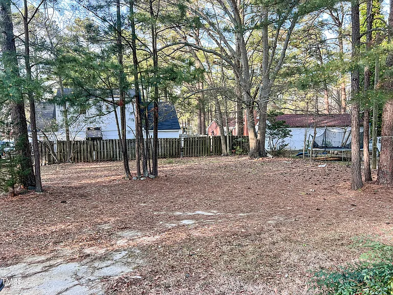 1800 Rosewood Ave — Photo 13