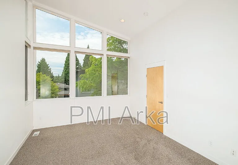 11336 40th Ave NE — Photo 9