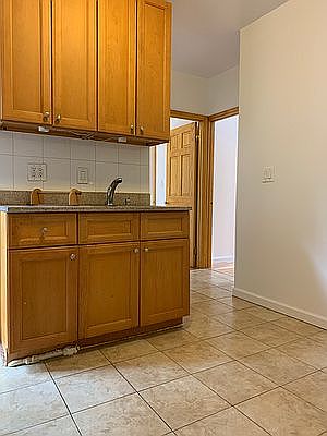 4th image of 80 Mulberry St APT 13