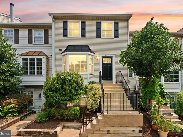 4122 Winter Harbor Ct, Chantilly, VA 20151