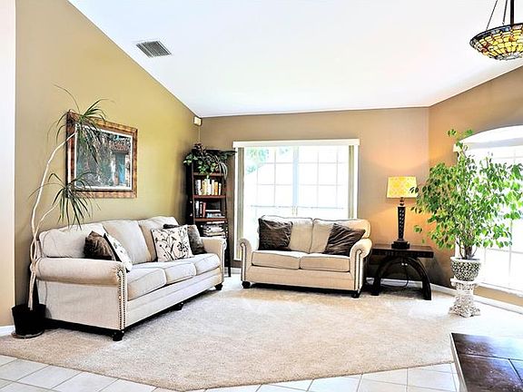 4th image of 10321 Carlson Cir