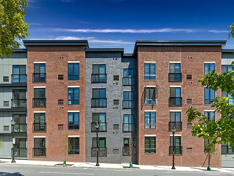 Walnut Street Commons — Photo 13