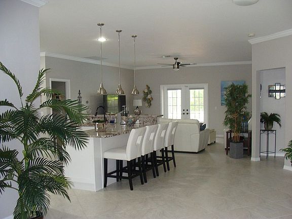 5th image of 4308 SW 25th Pl