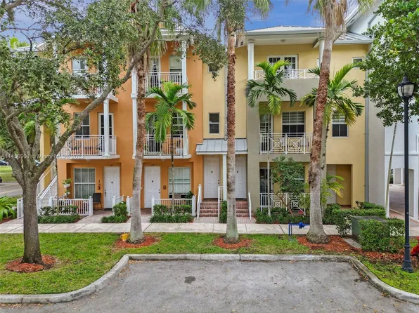 348 SW 13th Ter, Fort Lauderdale, FL 33312