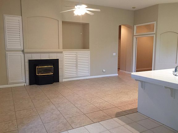 5th image of 1041 E Niles Ave