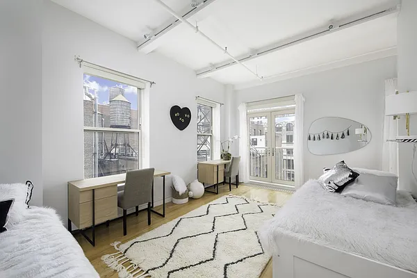 Sold by Compass | media 20