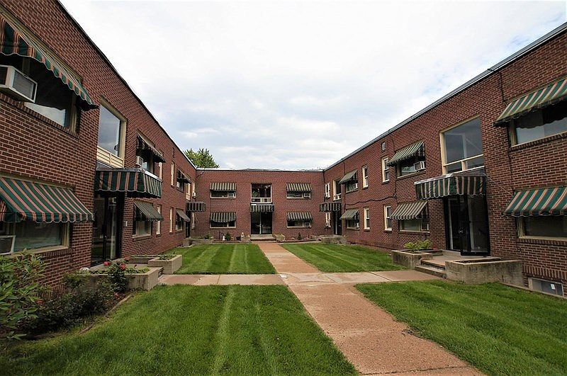 1st image of 623 S 35th St APT 15