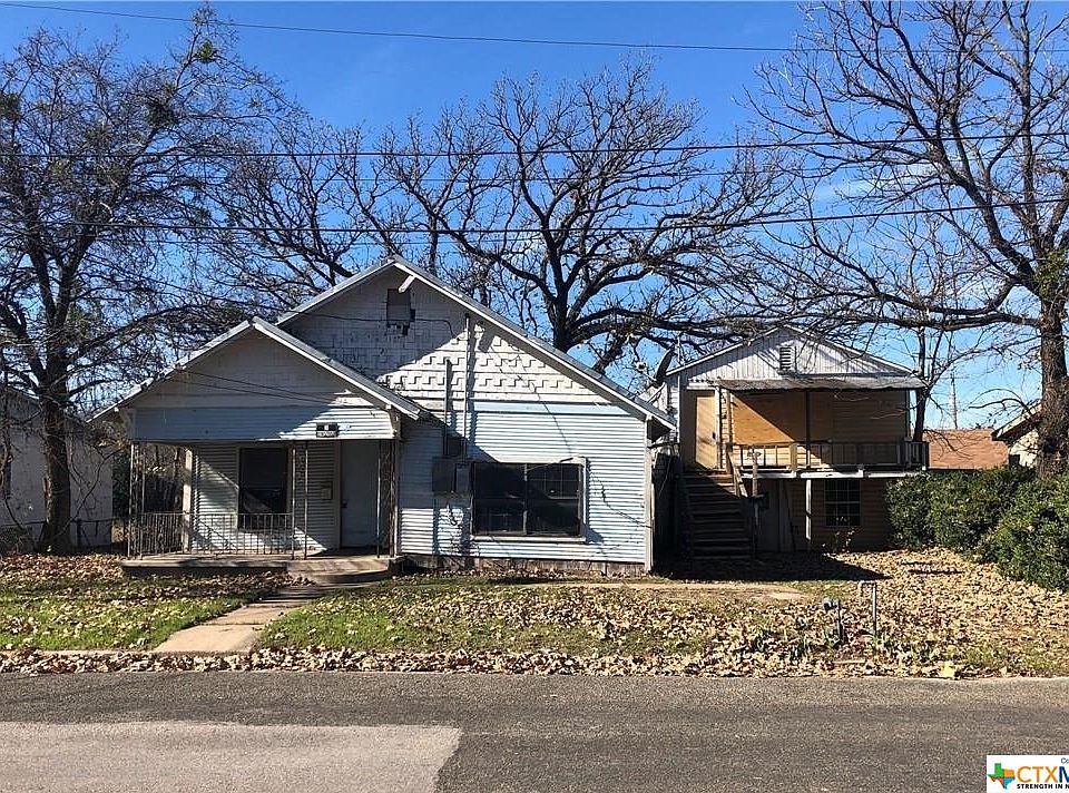 1st image of 202 & 202-1/2 Spindletop St