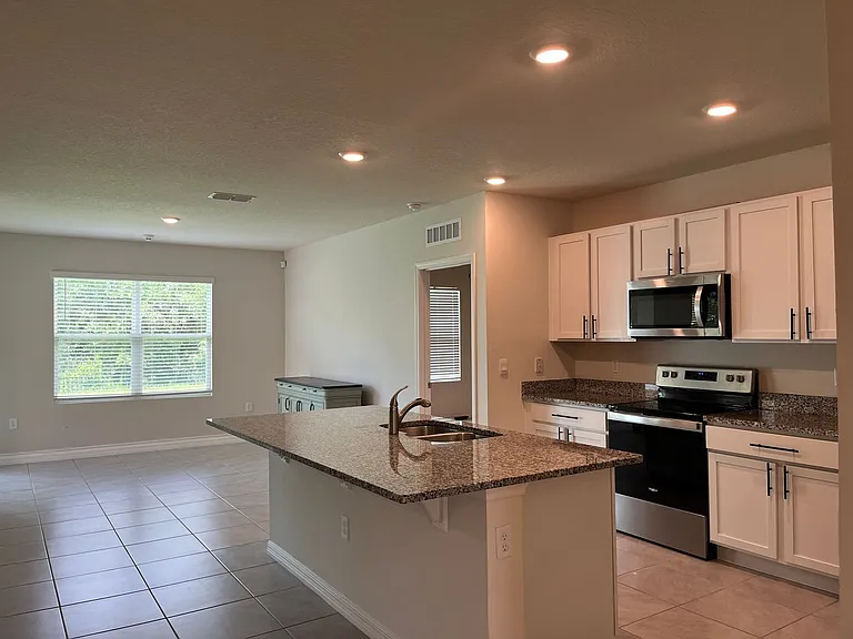 3031 Staten Dr — Photo 8
