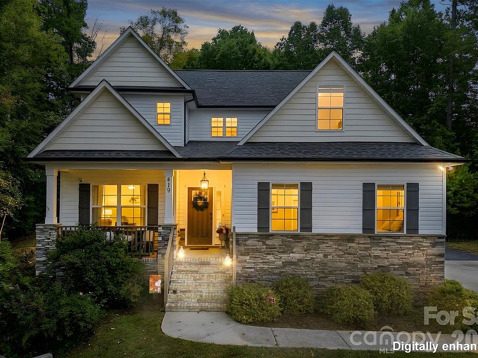 1st image of 419 Spruce Pl SE #A