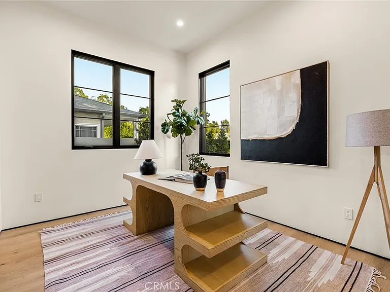 12249 Addison St — Photo 11